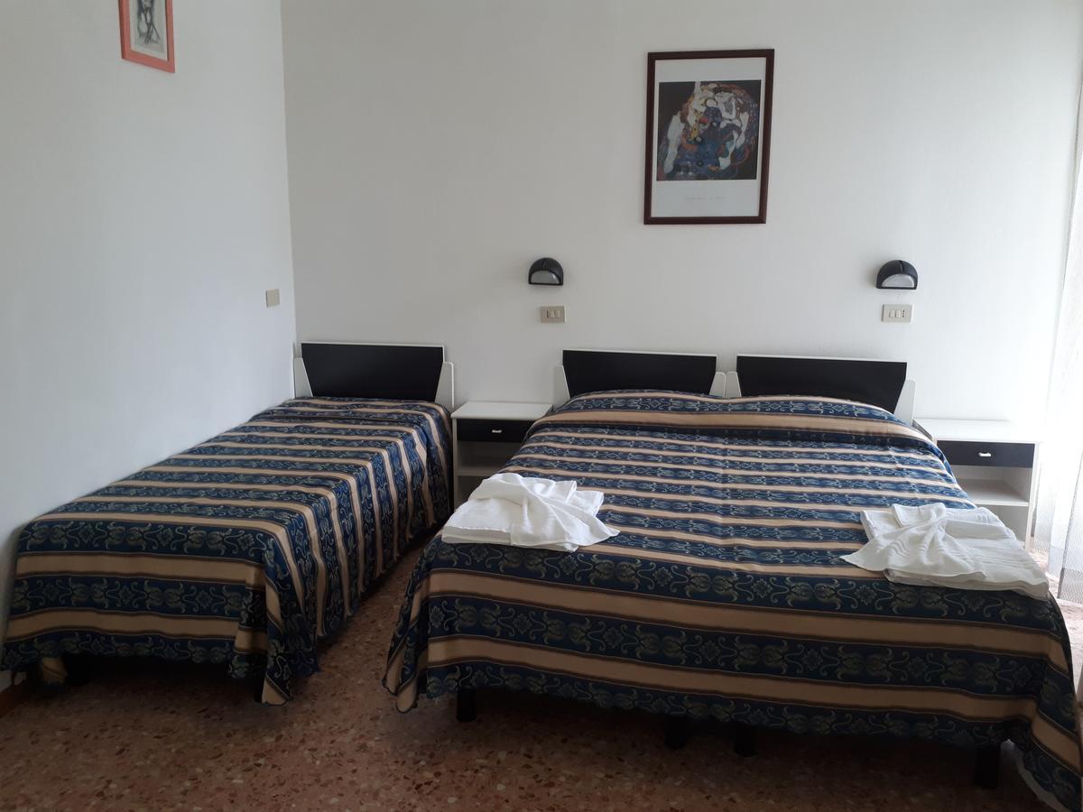 Hotel Bahamas Lido Di Savio Eksteriør billede