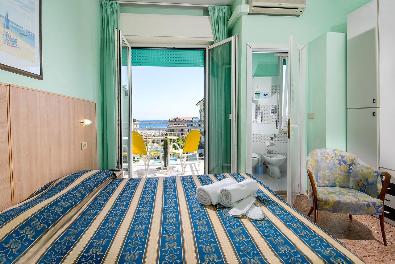 Hotel Bahamas Lido Di Savio Eksteriør billede